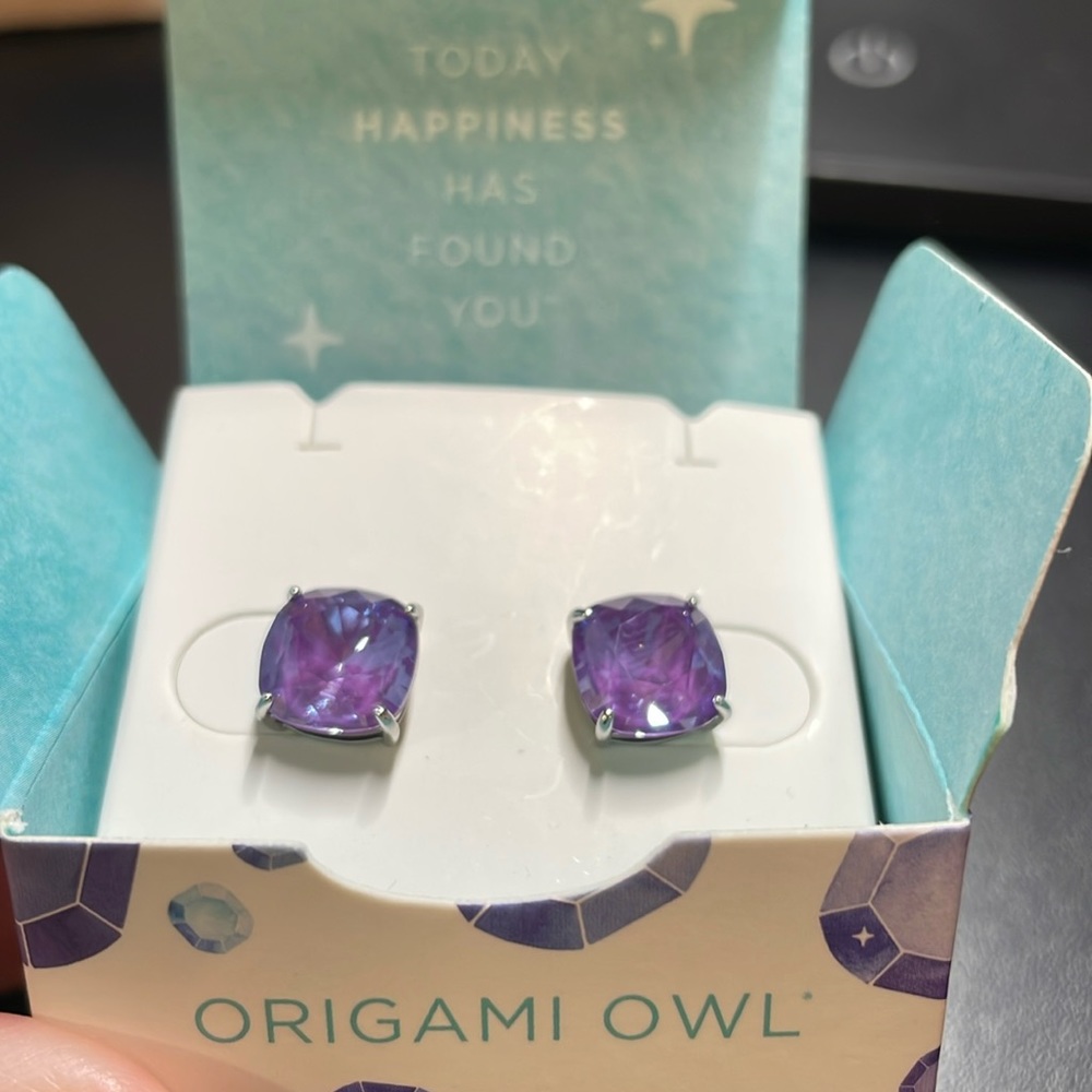 Origami Owl CER0923 Collectors Club Purple Ignite Clara stud earrings - Picture 3 of 5
